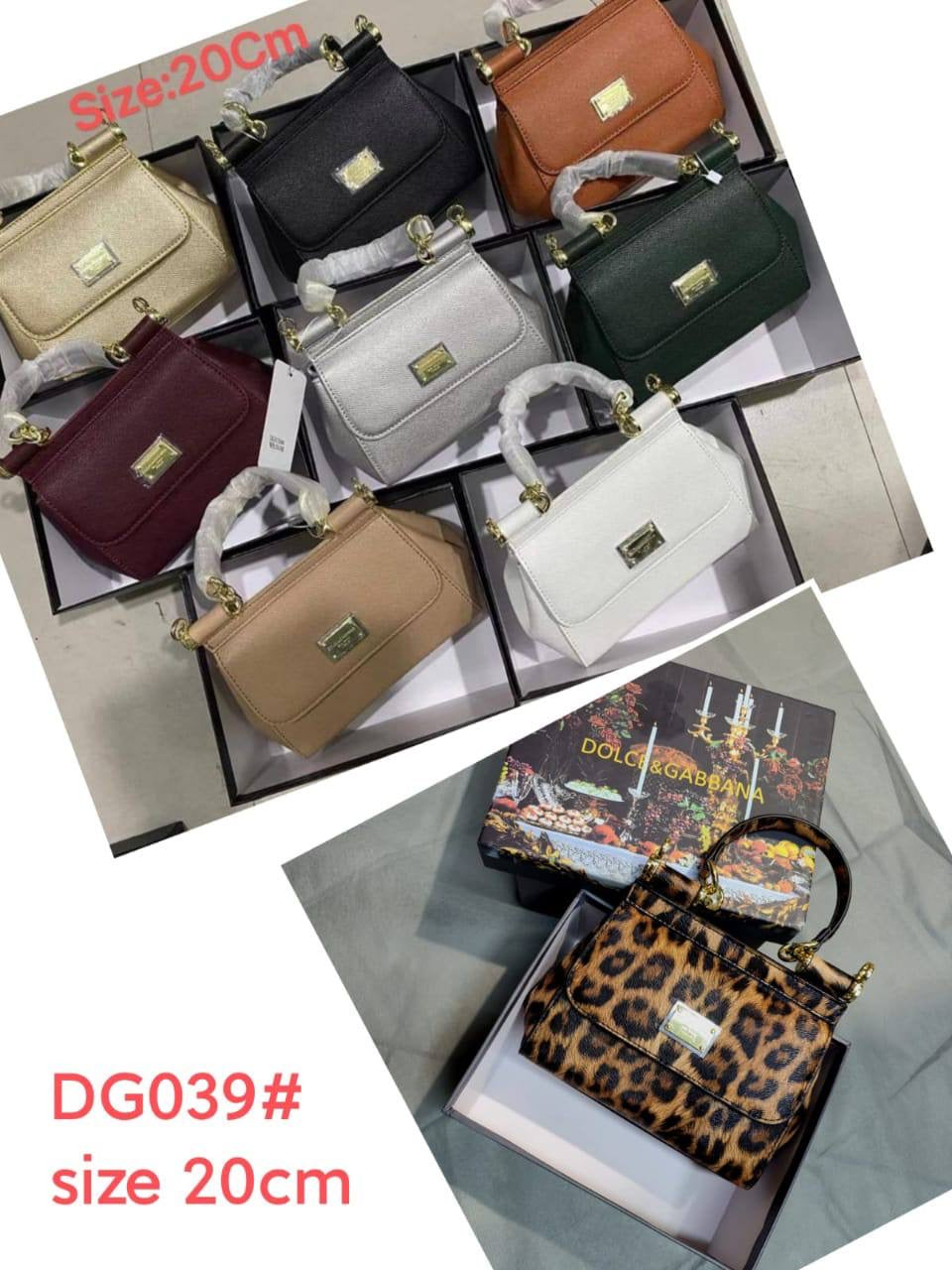 D&G
100 dhs🇦🇪
with box
🎁🎁🎁
size 20cm
Zain26
♥️♥️♥️