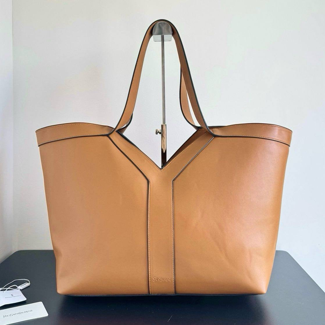 YSL
180 dhs🇦🇪
Zain39
♥️♥️♥️