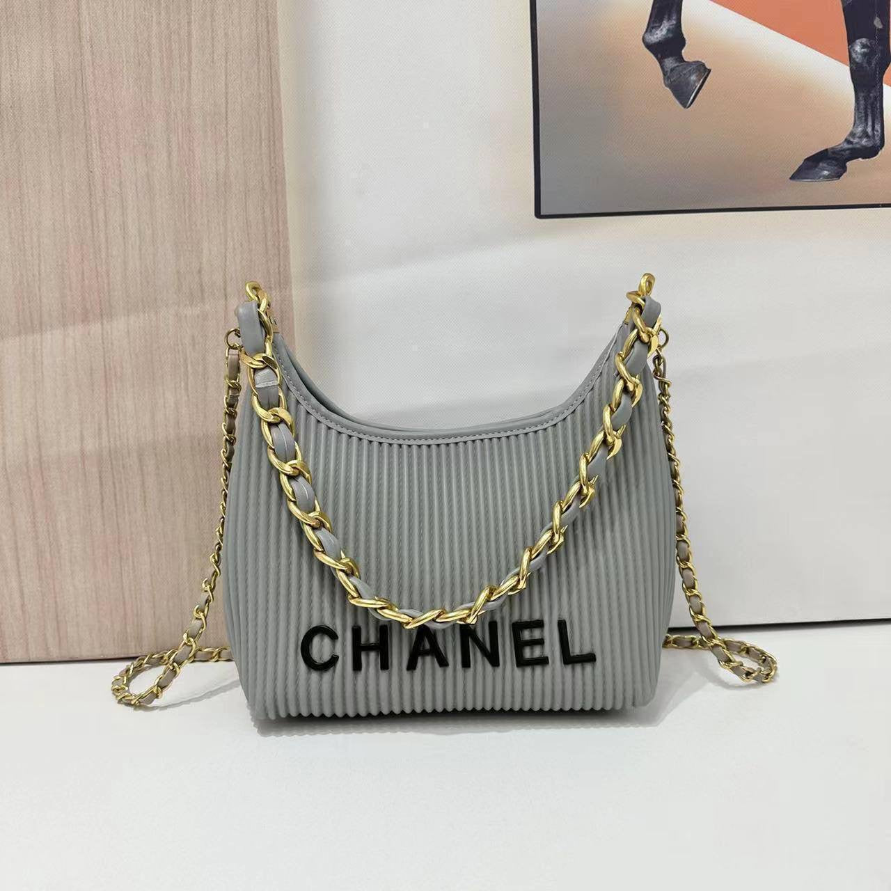 Chanel
With Box
🎁🎁🎁
105 dhs🇦🇪
Zain143
♥️♥️♥️