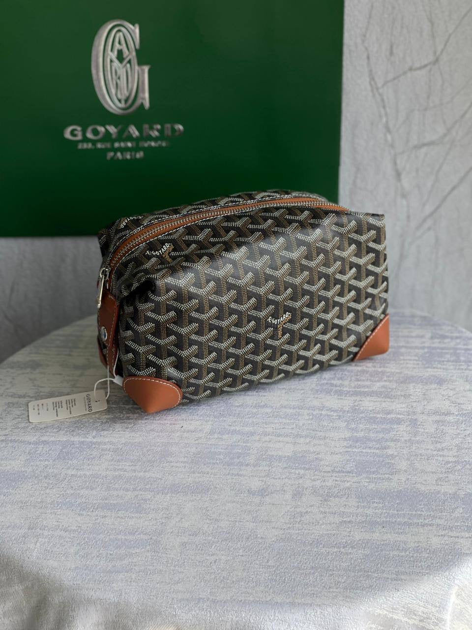 GOYARD
*Wash bag*
*Master quality*
350 dhs🇦🇪
Zain179
♥️♥️♥️