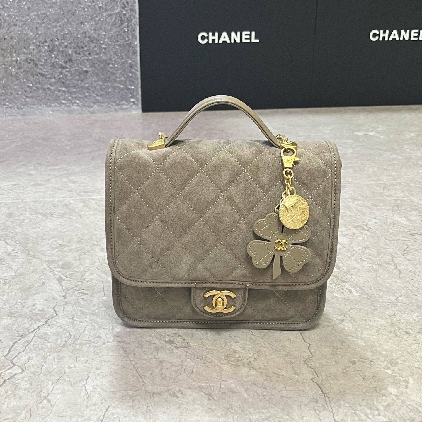 Chanel backpack Master 
270 dhs🇦🇪
#22cm
Zain228
♥️♥️♥️