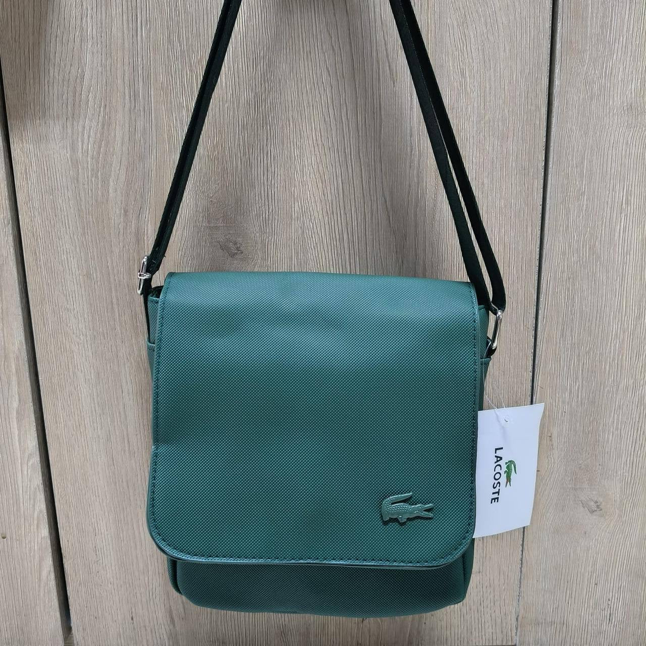 LACOSTE Bag 
GOOD quality 
40 dhs🇦🇪
Zain40
♥️♥️♥️