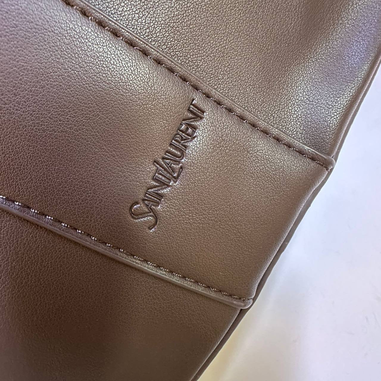 YSL 
170 dhs🇦🇪
Zain39
♥️♥️♥️