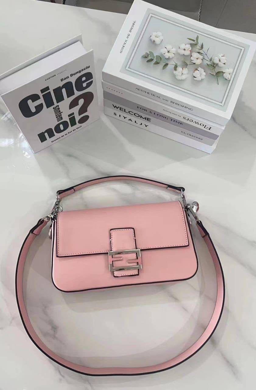 🎉 Offer 🎊 Guess / YSL / Celine / Tory Buch
Size: 27 ~ 20.5  cm
70 dhs🇦🇪
with box🎁
Zain115
♥️♥️♥️