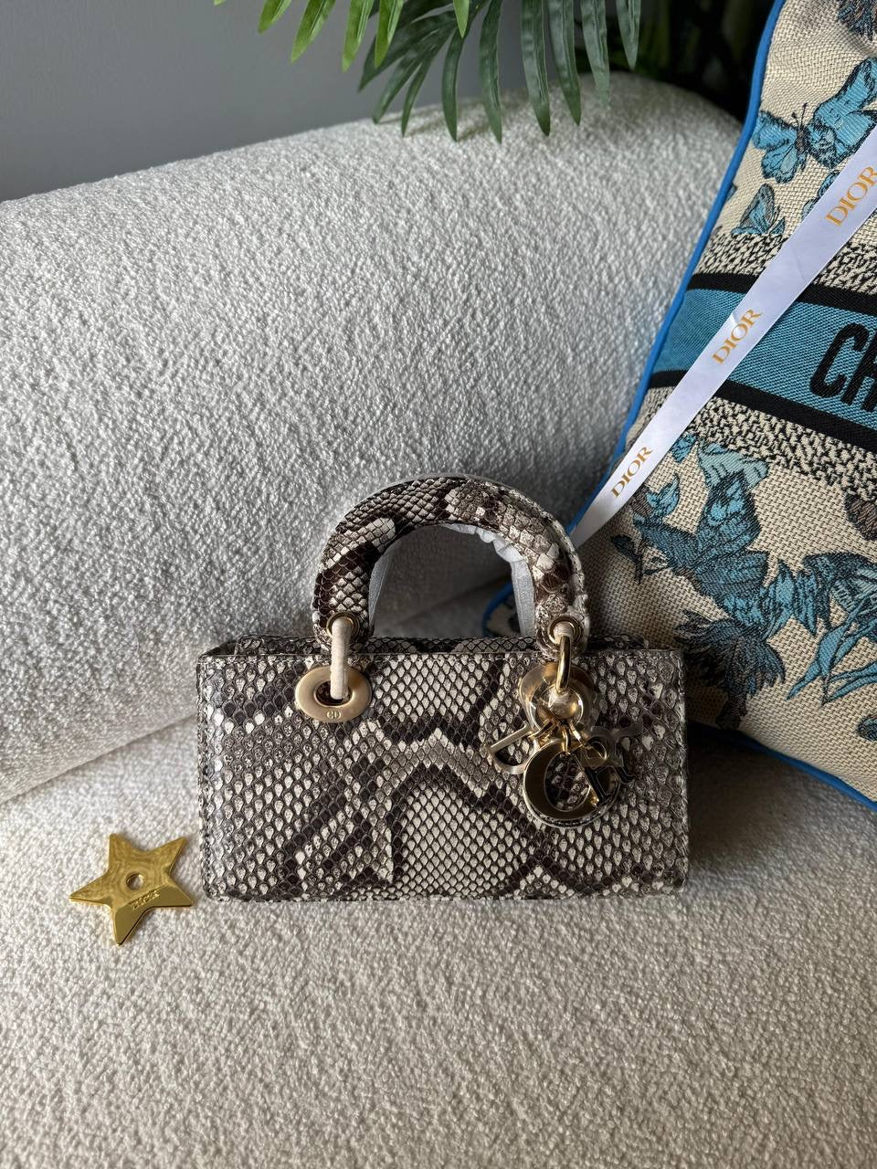 DIOR
     
  💗22 cm 🦋
Super Master 
🦋Available now 🩵💫
For Price 👇 WTSP Text Zain 0568585901
Zain246
♥️♥️♥️