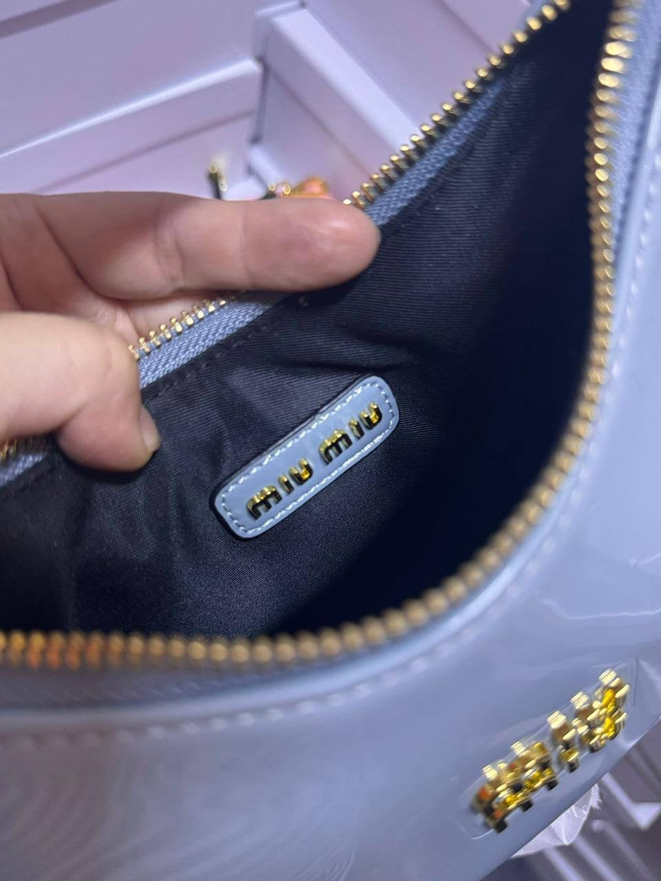 🎉 Offer 🎊  MiuMiu hobo
Size : 24 * 17 cm
75 dhs🇦🇪
with box🎁
Zain115
♥️♥️♥️