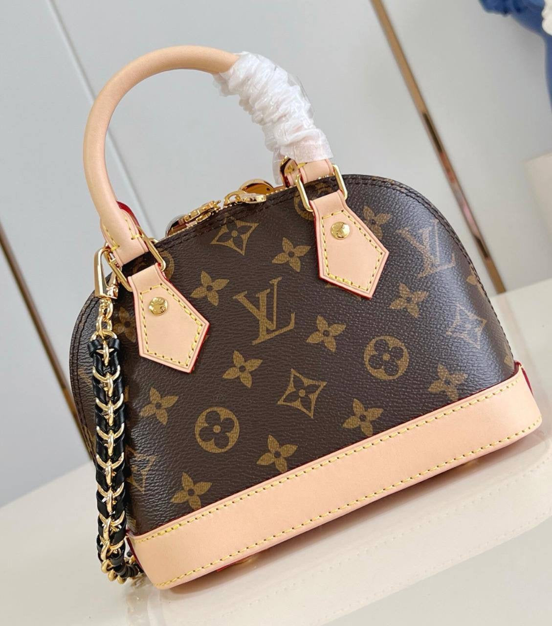 LOUIS VUITTON ✨💕✨
New collection ✨✨✨
SuperMaster Quality 🔥🔥
Available Now ❤️❤️❤️
For Price 👇 WTSP Text Zain 0568585901
Zain252
♥️♥️♥️