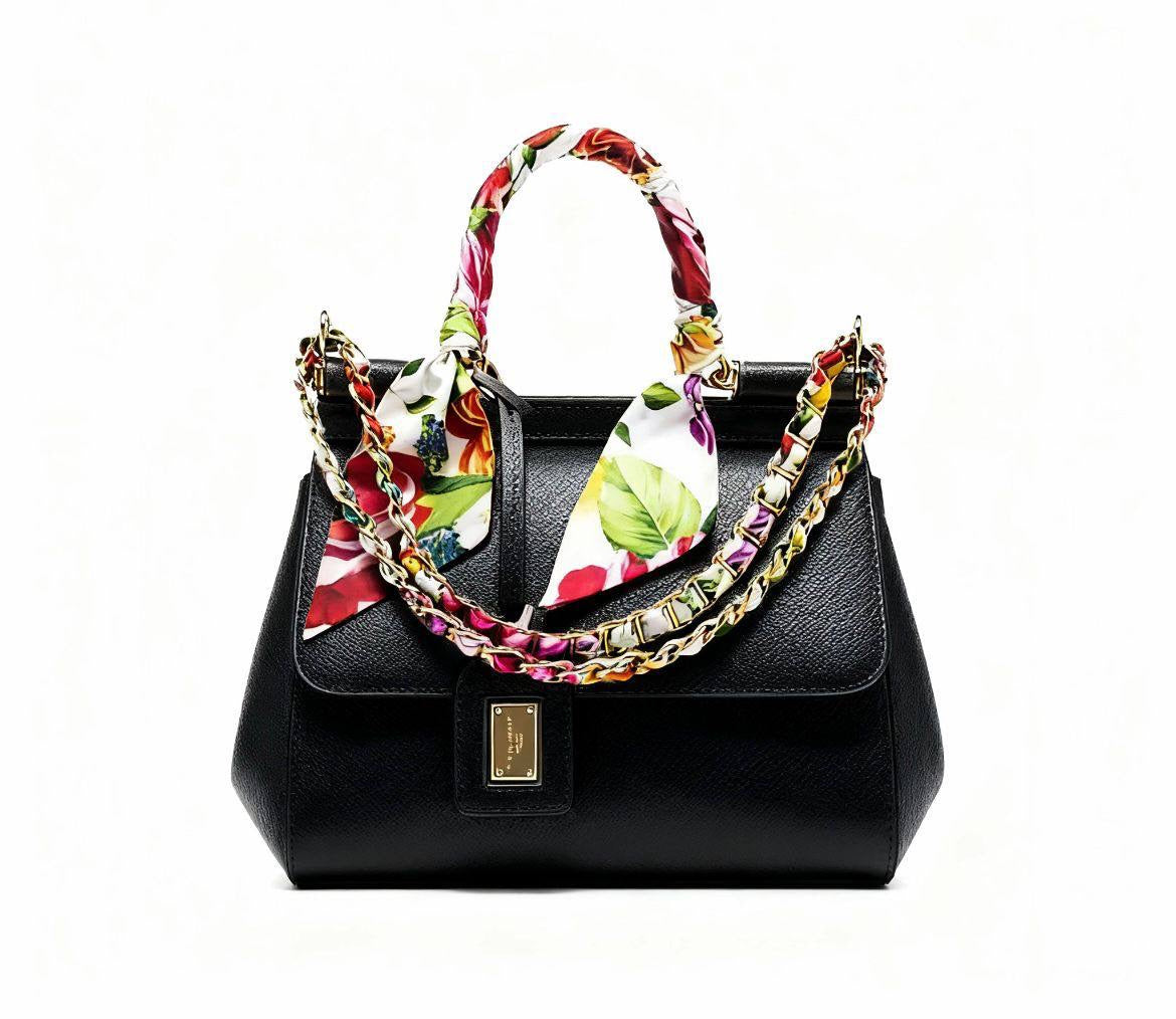 D&G 
110 dhs🇦🇪
with box
🎁🎁🎁
size 25cm
Zain26
♥️♥️♥️