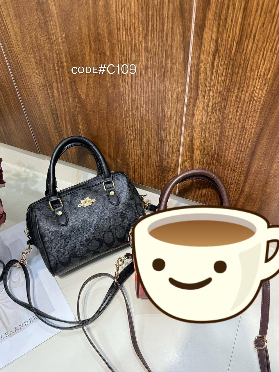 Coach ʀᴏᴡᴀɴ sᴀᴛᴄʜᴇʟ
ᴛᴏᴘ ʜᴀɴᴅʟᴇ ᴄʀᴏssʙᴀɢ
ᴡɪᴛʜ ᴛᴀssᴇʟ ᴄʜᴀɪɴ
ɪᴛ ʜᴀs ʟᴏɴɢ ʙᴇʟᴛ sᴛʀᴀᴘ
sɪᴢᴇ: 23 cm
70 dhs🇦🇪
Zain31
♥️♥️♥️