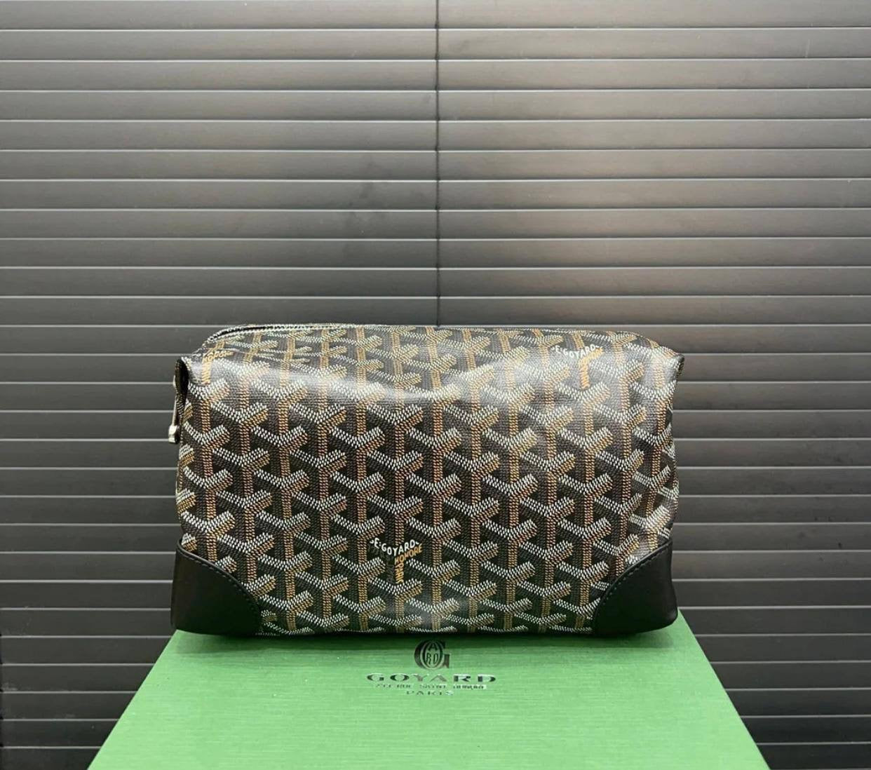 Goyard Men's Pouch 
95 dhs🇦🇪
Zain33
♥️♥️♥️