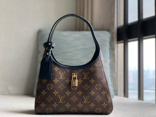 LV Master
310 dhs🇦🇪
Zain228
♥️♥️♥️