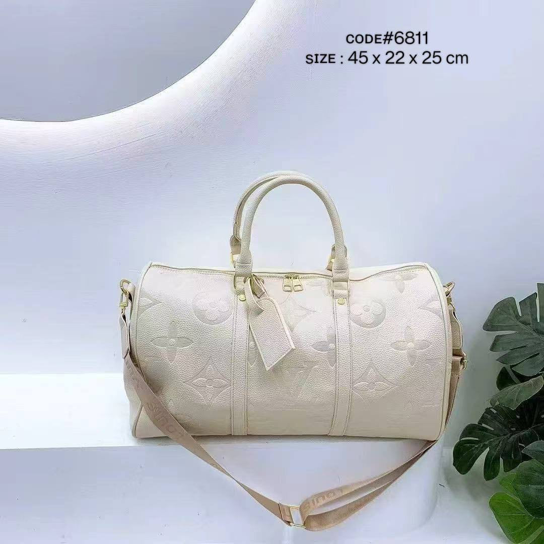 LV
TRAVELLING  BAG
sɪᴢᴇ : 45 cm
75 dhs🇦🇪
Zain31
♥️♥️♥️