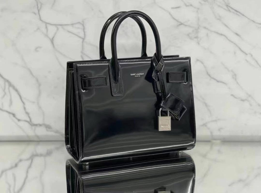 YSL
105 dhs🇦🇪
size:26cm
Good quality
Zain35
♥️♥️♥️
