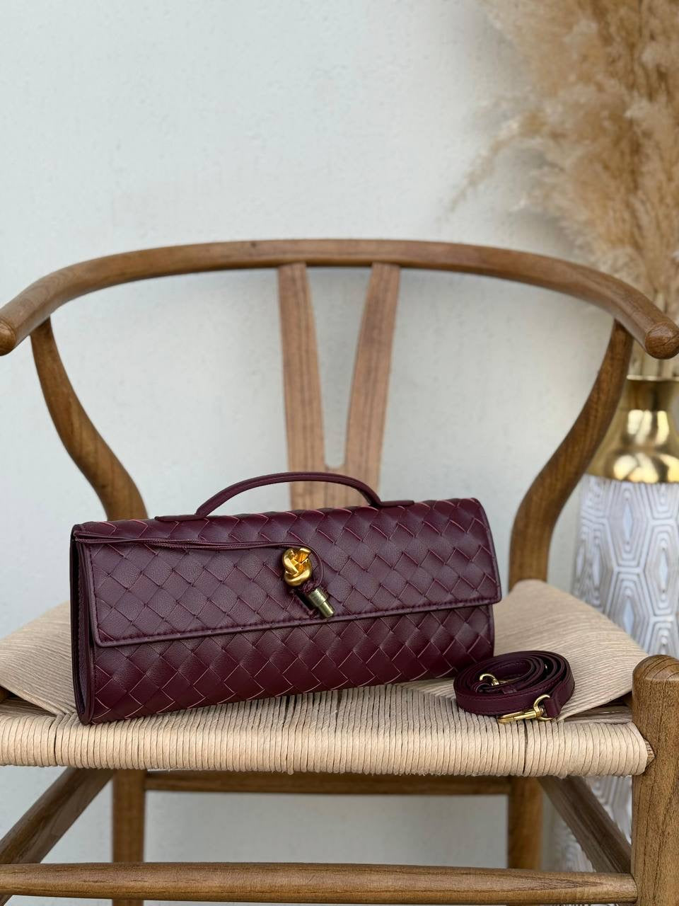 Available Again✨✨✨
BOTTEGA VENETA
31cm
350 dhs🇦🇪
Top quality 
With box🎁
Zain167
♥️♥️♥️