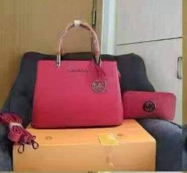 MK 2in1
110 dhs🇦🇪
with box
🎁🎁🎁
Zain143
♥️♥️♥️