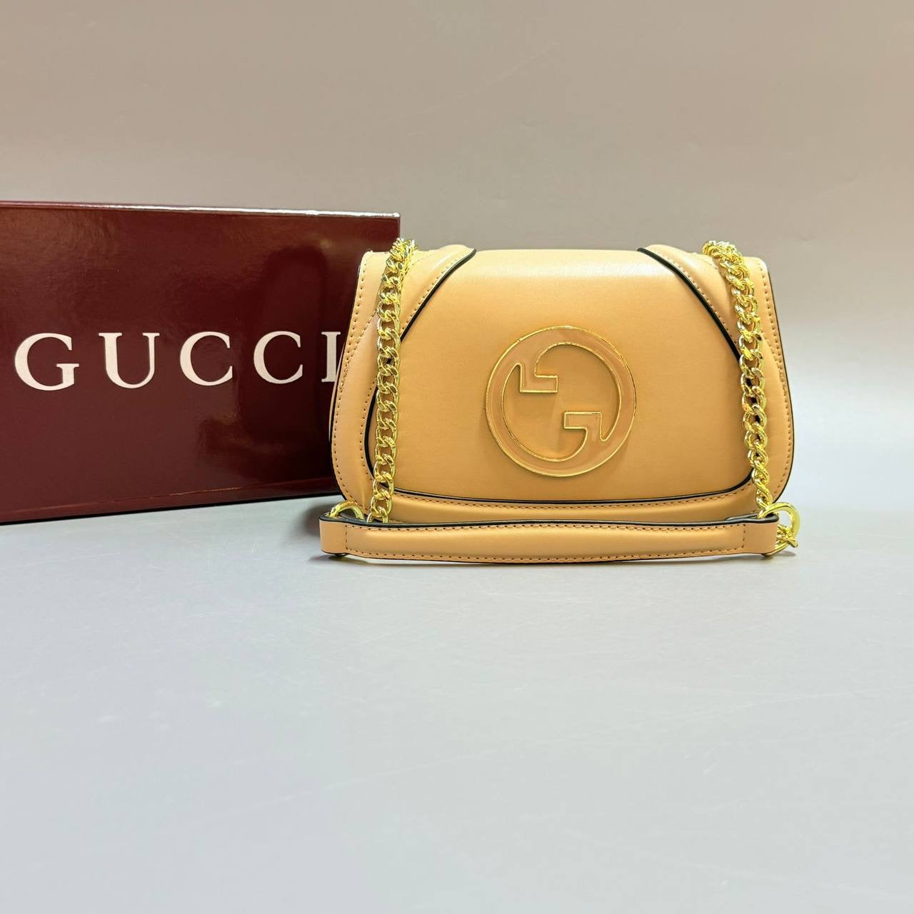 GUCCI 
NEW CAME GOOD QUALITY 
WITH BOX 
🎁🎁🎁
100 dhs🇦🇪
Zain39
♥️♥️♥️