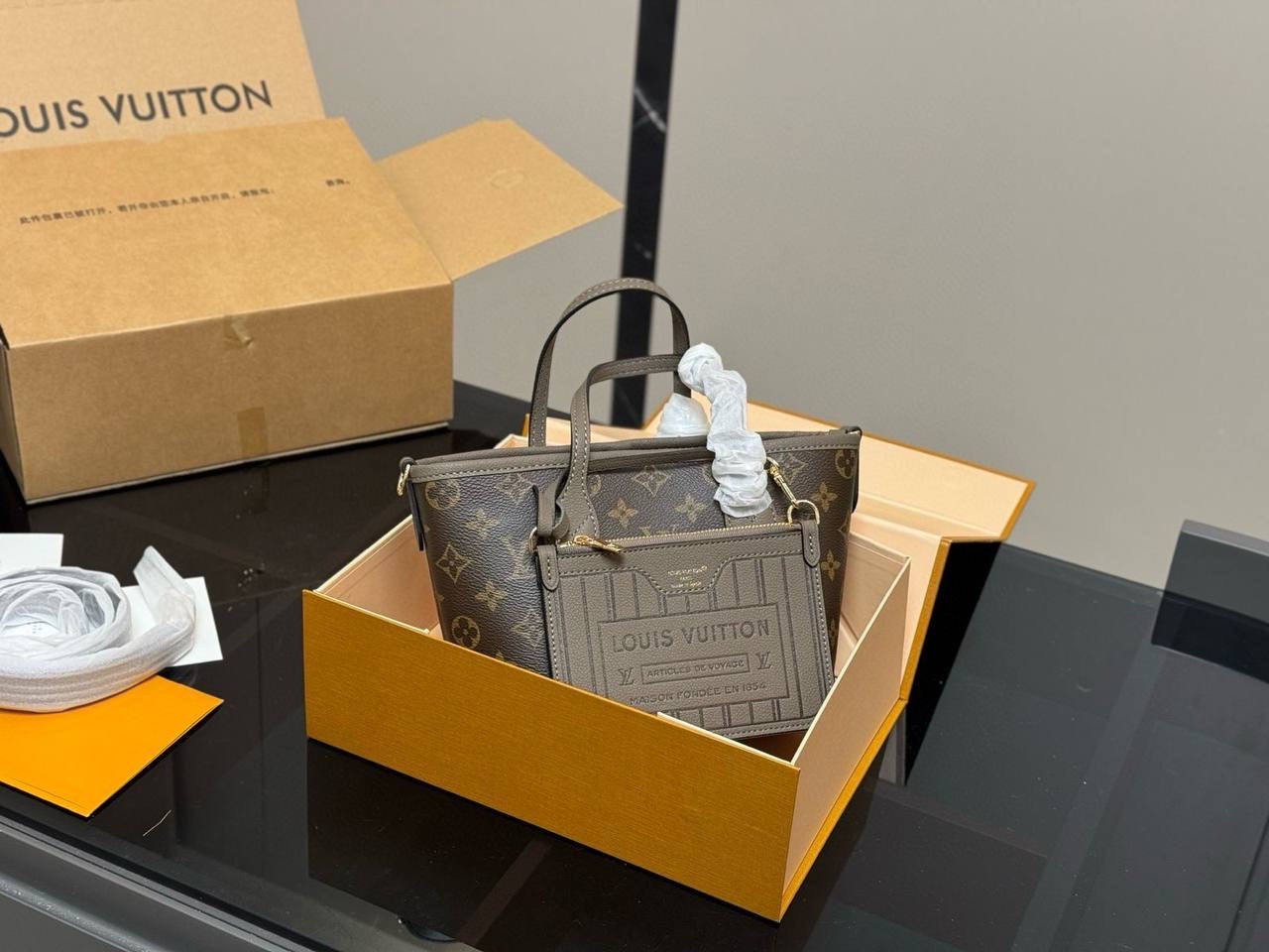 LV Master
290 dhs🇦🇪
#withbox
🎁🎁🎁
#23cm
Zain228
♥️♥️♥️