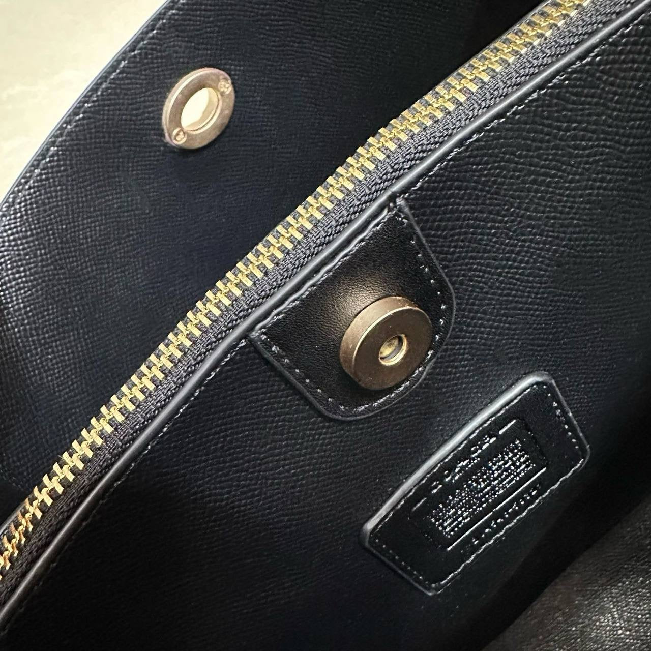 COACH
NEW CAME
GOOD QUALITY
75 dhs🇦🇪
Zain39
♥️♥️♥️