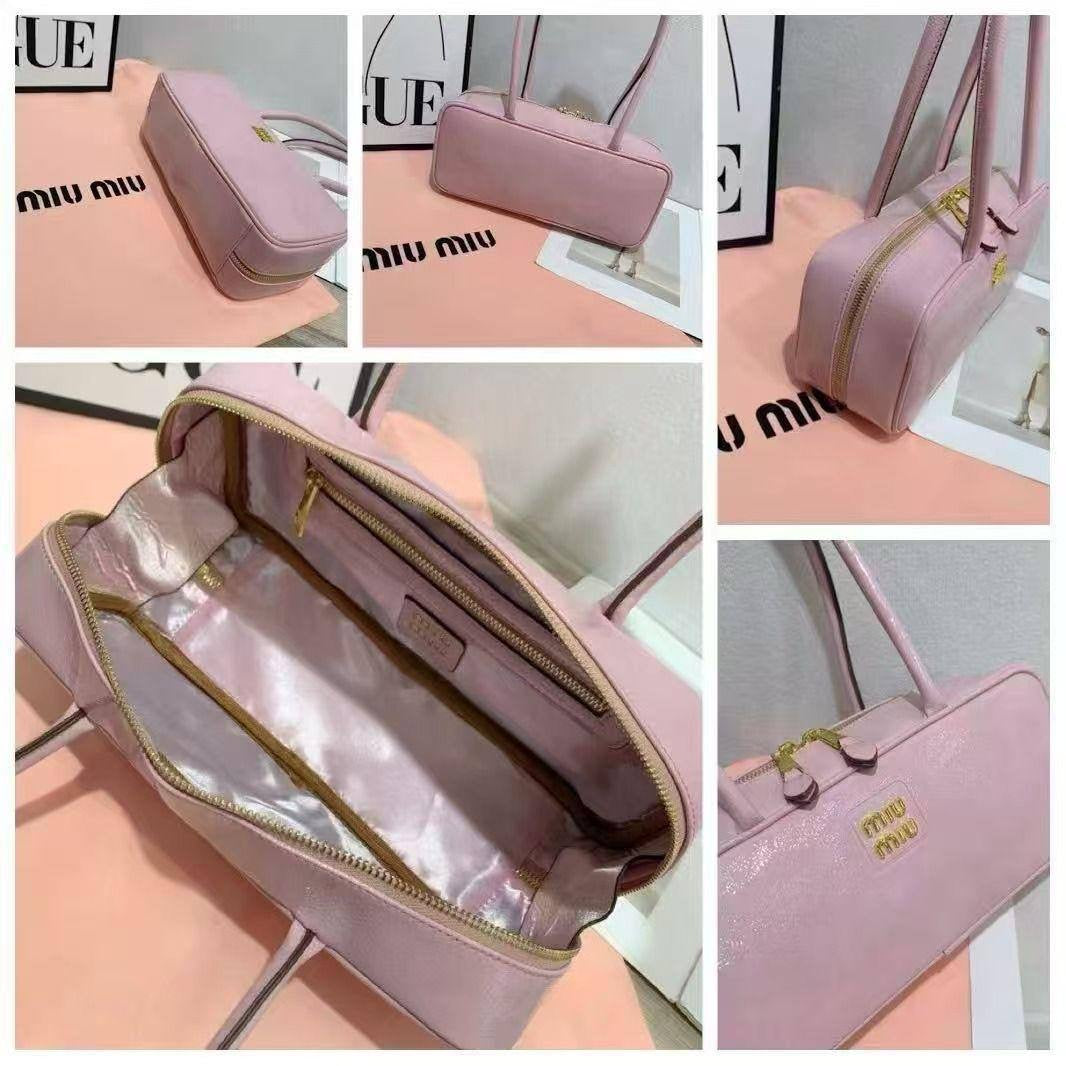 Miu Miu
Size : 30 * 14 * 9.5 cm
80 dhs🇦🇪
Zain115
♥️♥️♥️