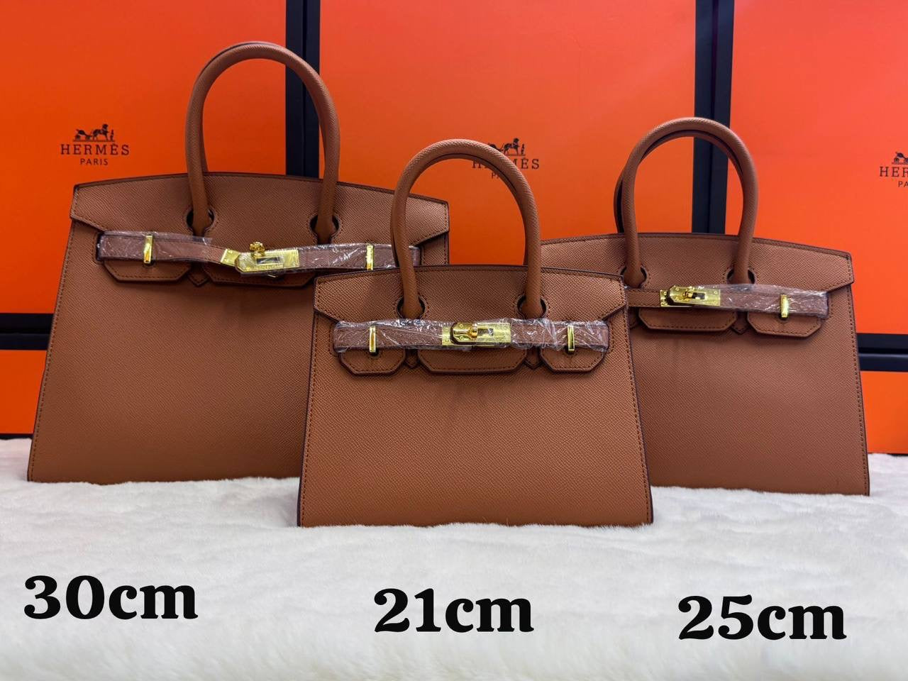 Hermes ʙᴇʀᴋɪɴs 
ʟᴇᴀᴛʜᴇʀ ᴍᴀᴛᴇʀɪᴀʟ
sɪᴢᴇ:ᴄʜᴇᴄᴋ!!!
      30ᴄᴍ 110 dhs🇦🇪
      25ᴄᴍ 110 dhs🇦🇪
      21ᴄᴍ  105 dhs🇦🇪
Zain56
♥️♥️♥️