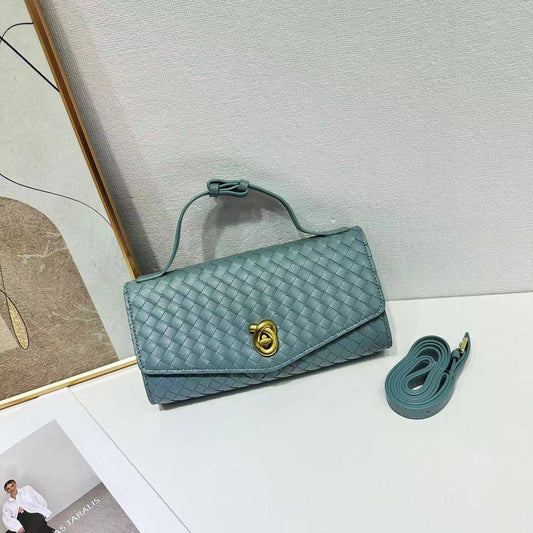 Bottega
WITH BOX 
🎁🎁🎁
95 dhs🇦🇪
Zain154
♥️♥️♥️