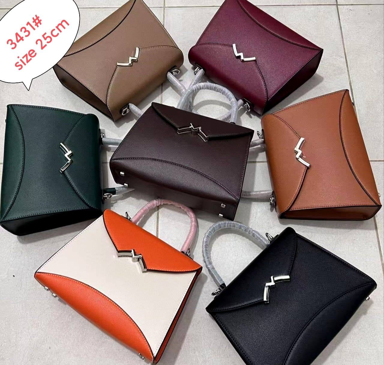 MOYNAT Paris
110 dhs🇦🇪
with box
🎁🎁🎁
size 25cm
Zain26
♥️♥️♥️