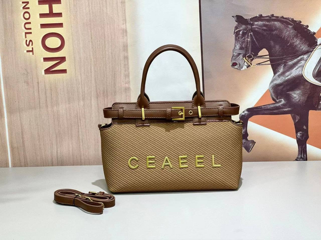 Chanel
WITH PAPAR BAG 
120 dhs🇦🇪
Good Quality
Zain154
♥️♥️♥️