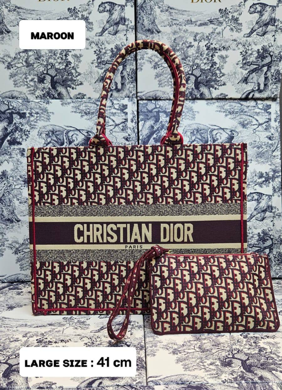 CHRISTIAN DIOR
ʙᴏᴏᴋᴛᴏᴛᴇ ʙᴀɢ
ᴇᴍʙʀᴏɪᴅᴇᴅ ᴄᴀɴᴠᴀss ᴍᴀᴛᴇʀɪᴀʟ
NO BOX INCLUDE
SIZE : 36 cm
90 dhs🇦🇪
SIZE : 41 cm 
95 dhs🇦🇪
Zain31
♥️♥️♥️