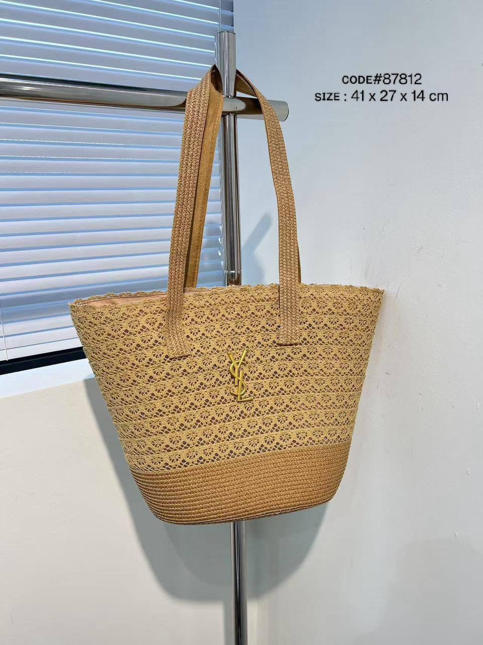 YSL - YVES SAINT LAURENT
BEACH  SHOULDER BAG
sɪᴢᴇ : 41 cm
50 dhs🇦🇪
Zain31
♥️♥️♥️