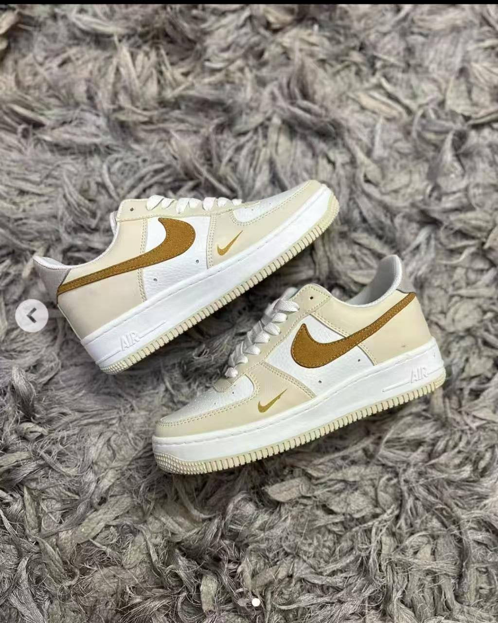 Airforce 1
Size 40 to 45
90 dhs🇦🇪
Zain27
♥️♥️♥️