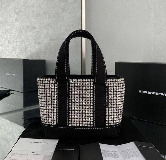 Alexanderwang  
offer price
65 dhs🇦🇪
Zain39
♥️♥️♥️