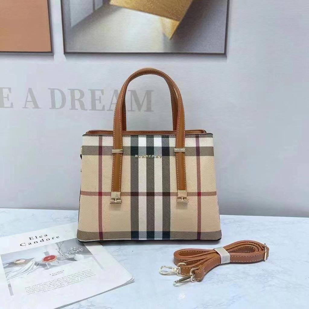 Burberry 
95 dhs🇦🇪
Zain253
♥️♥️♥️