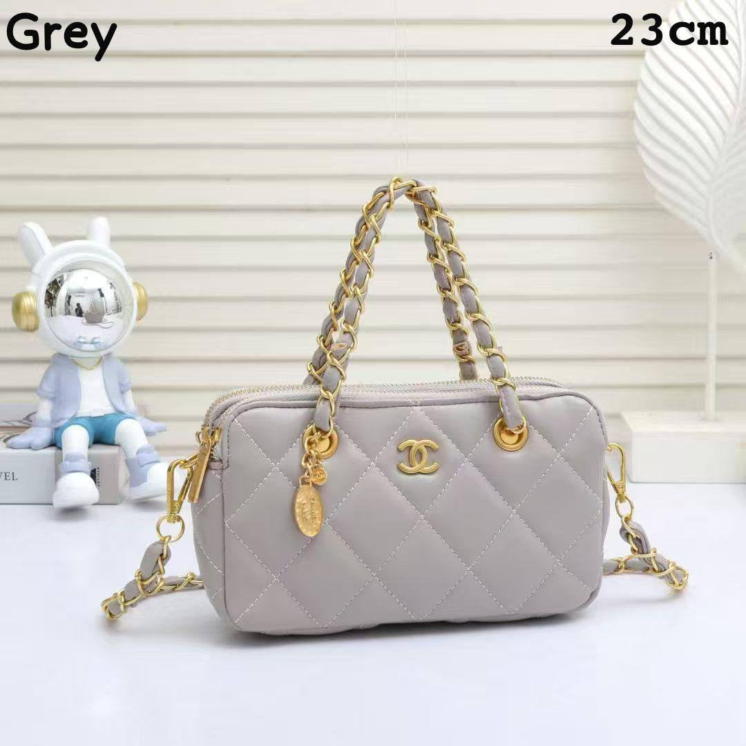 Chanel ᴍᴀᴛᴇʟᴀssᴇ  ʜᴀɴᴅʙᴀɢ
ᴄʜᴀɪɴ/compartment
ᴡɪᴛʜʙᴏx
🎁🎁🎁
ʟᴀᴍʙsᴋɪɴ 
sɪᴢᴇ:23ᴄᴍ
105 dhs🇦🇪
Zain56
♥️♥️♥️