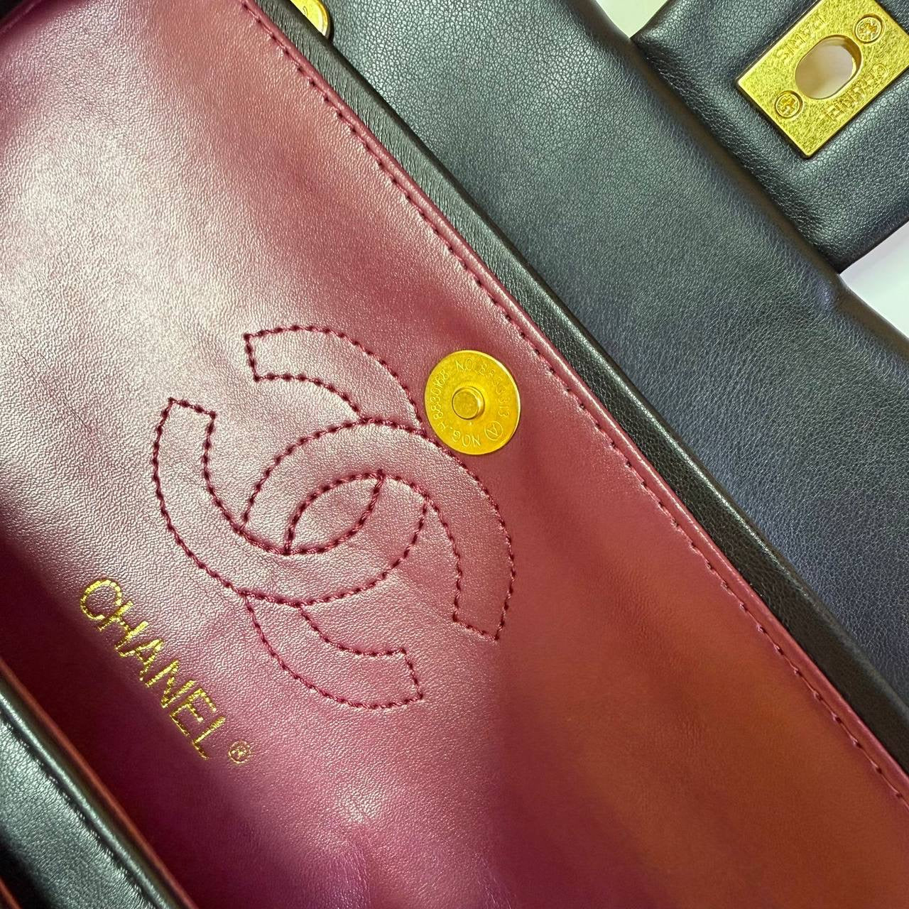 CHANEL 
GOOD QUALITY 
WITH BOX 
🎁🎁🎁
110 dhs🇦🇪
Zain39
♥️♥️♥️