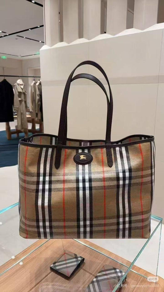 Burberry Master 
350 dhs🇦🇪
#40cm
Zain228
♥️♥️♥️
