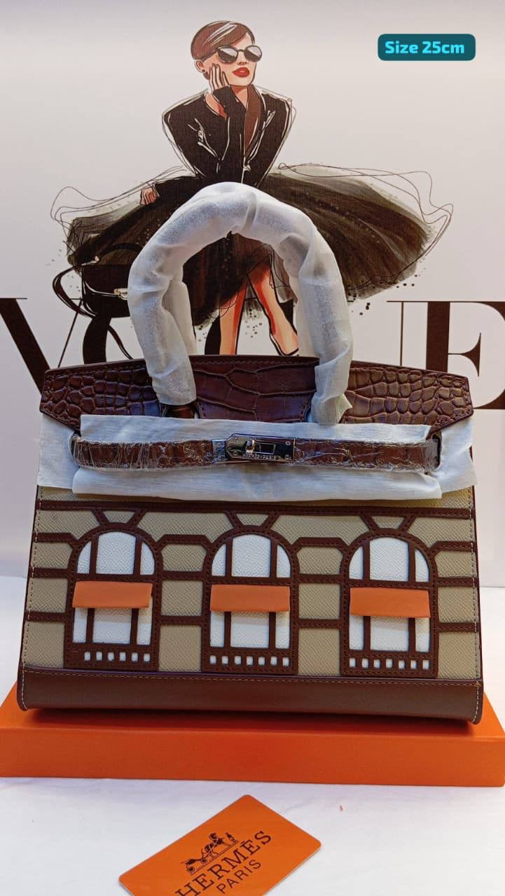 Hermes
Good quality 
with box 
🎁🎁🎁
120 dhs🇦🇪
Zain186
♥️♥️♥️