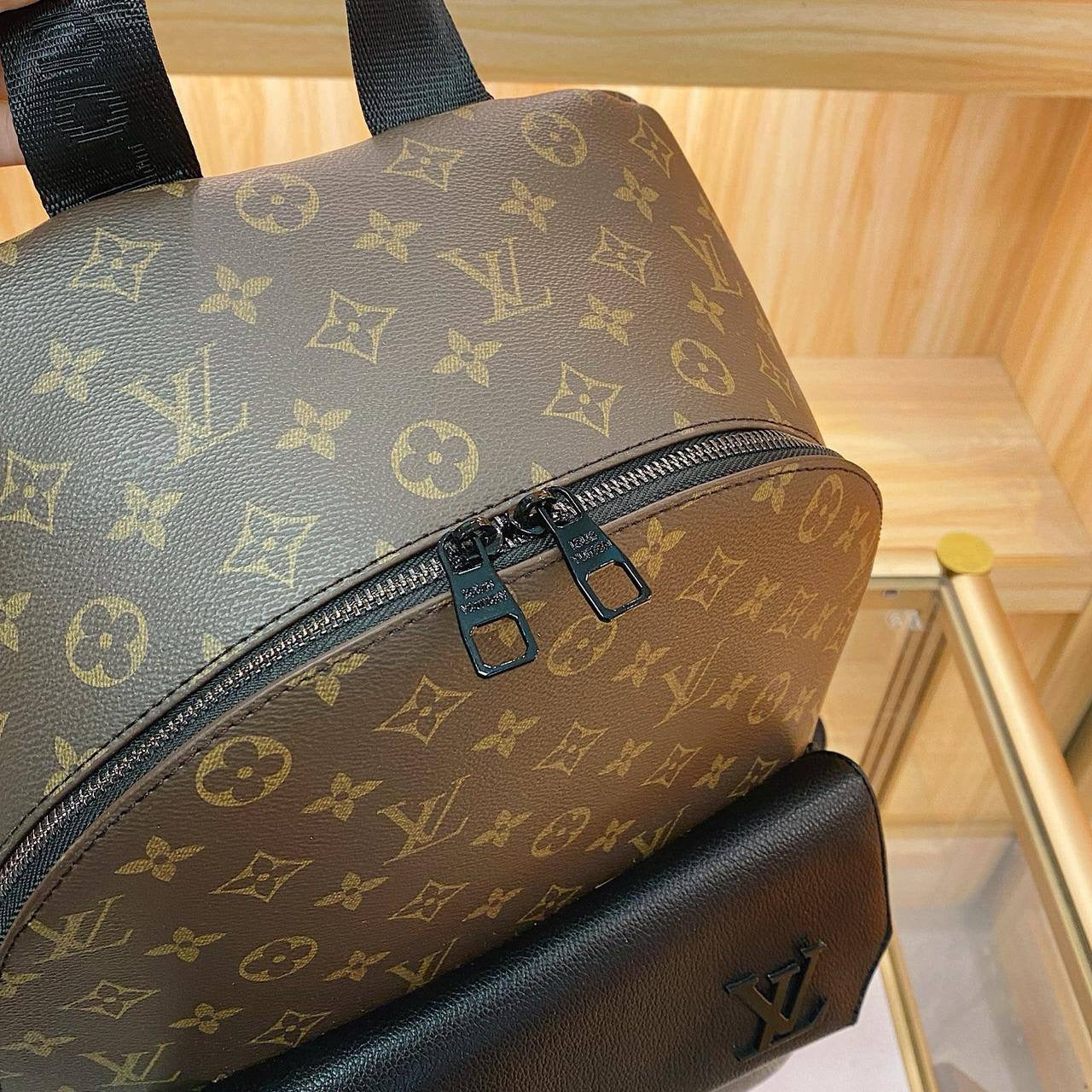 LV
38*28*17cm
95 dhs🇦🇪
Zain17
♥️♥️♥️