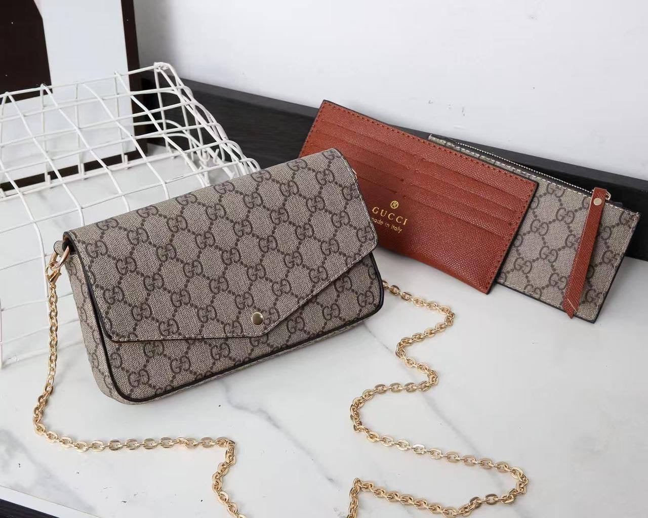 LV - Gucci 
90 dhs🇦🇪 
with box 
🎁🎁🎁
Zain253
♥️♥️♥️