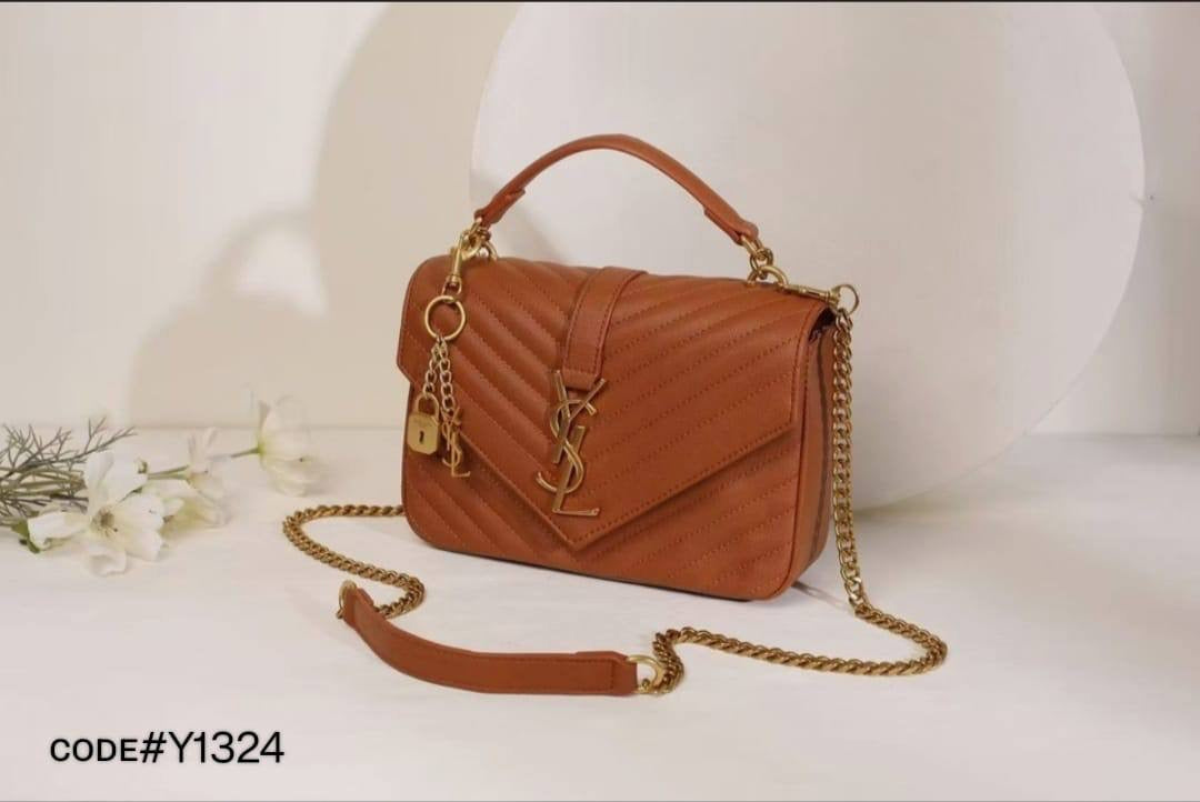 YSL - ʏᴠᴇs sᴀɪɴᴛ ʟᴀᴜʀᴀɴᴛ
ᴄᴏʟʟᴇɢᴇ  ᴍᴇᴅɪᴜᴍ ʙᴀɢ ǫᴜɪʟᴛᴇᴅ ʟᴇᴀᴛʜᴇʀ
ɢᴏʟᴅ ʟᴀᴄᴇ ʜᴀʀᴅᴡᴀʀᴇ
sɪᴢᴇ : 23 x 7 x 14 cm
ᴡɪᴛʜ BOX
🎁🎁🎁
95 dhs🇦🇪
Zain31
♥️♥️♥️