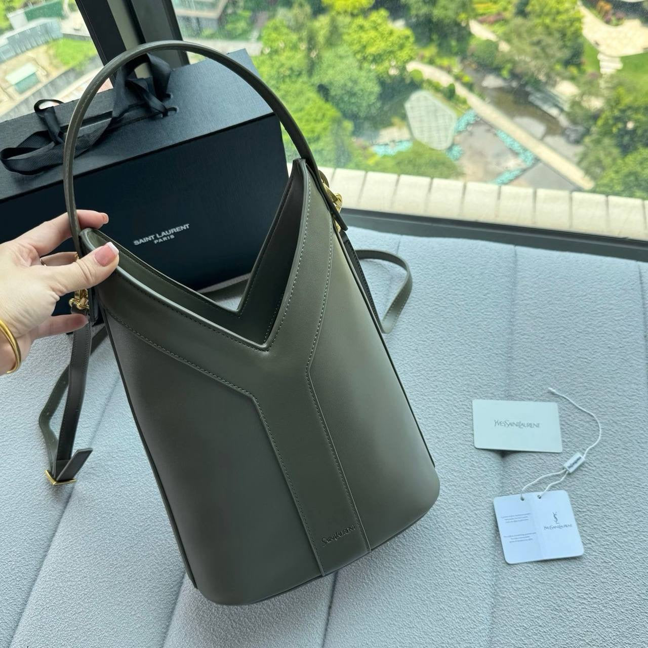 YSL 
170 dhs🇦🇪
Zain39
♥️♥️♥️