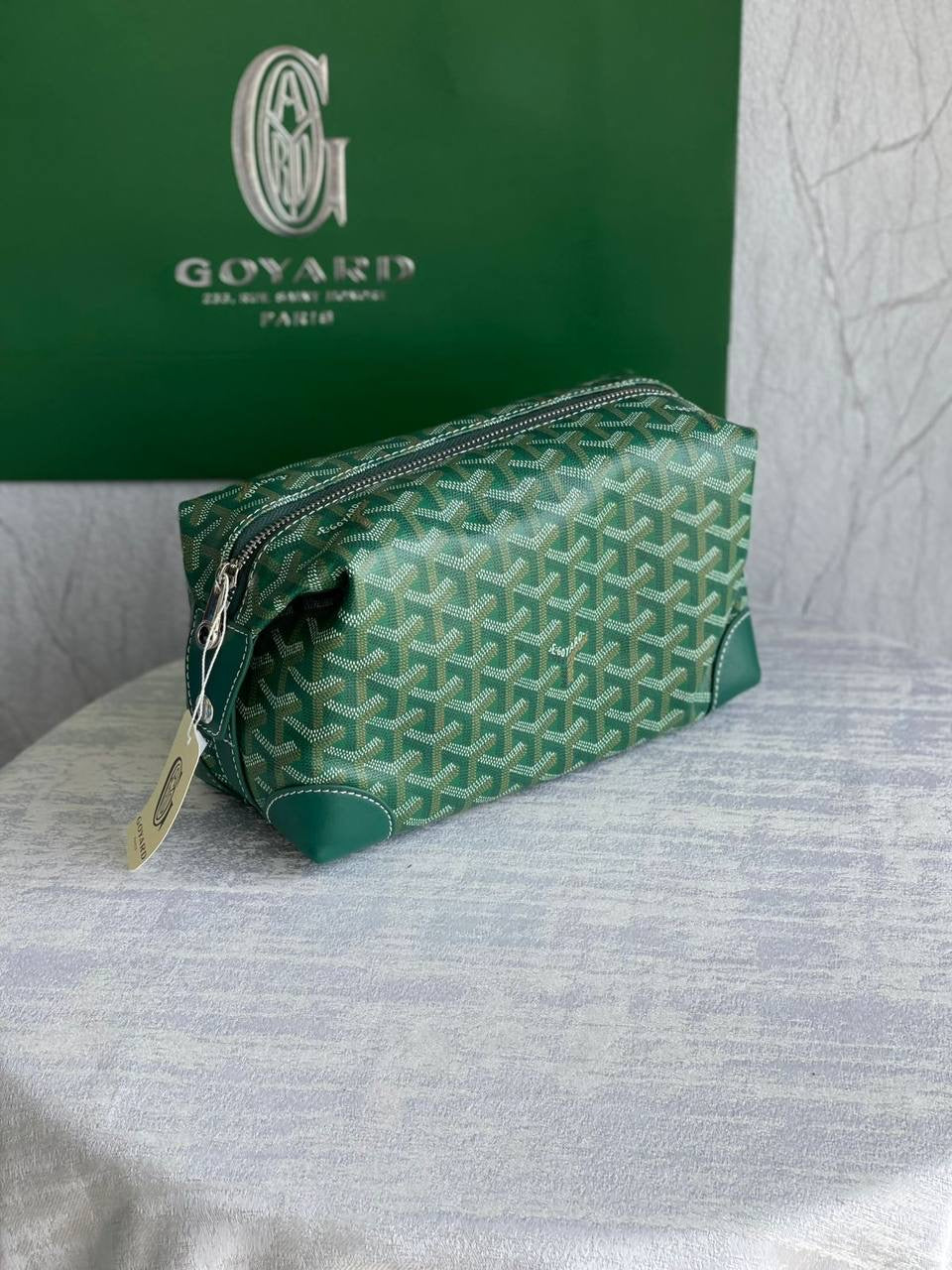 GOYARD
*Wash bag*
*Master quality*
350 dhs🇦🇪
Zain179
♥️♥️♥️