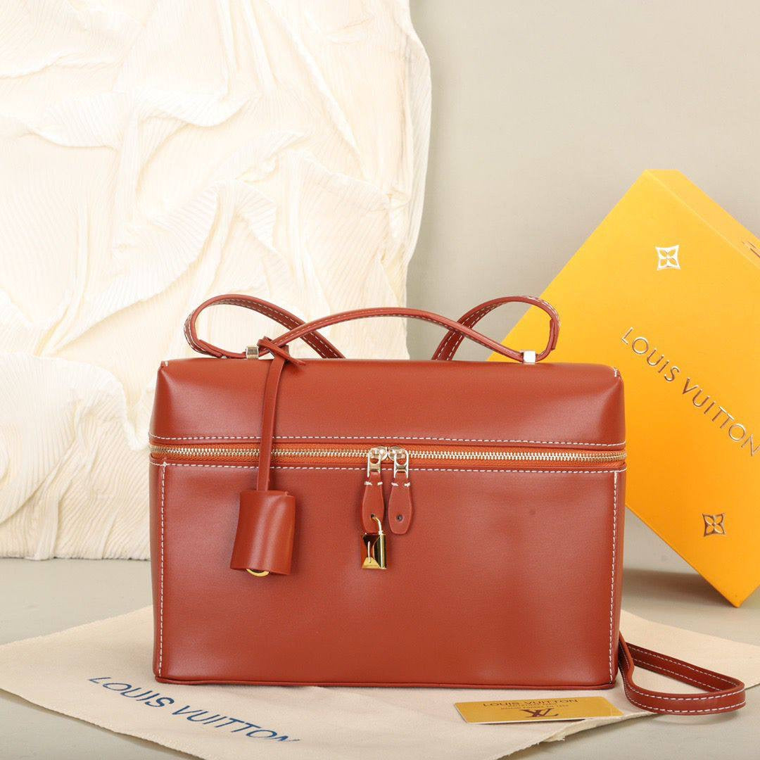 Loro piana
SIZE……….    23CM
105 dhs🇦🇪
with box
🎁🎁🎁
Zain244
♥️♥️♥️