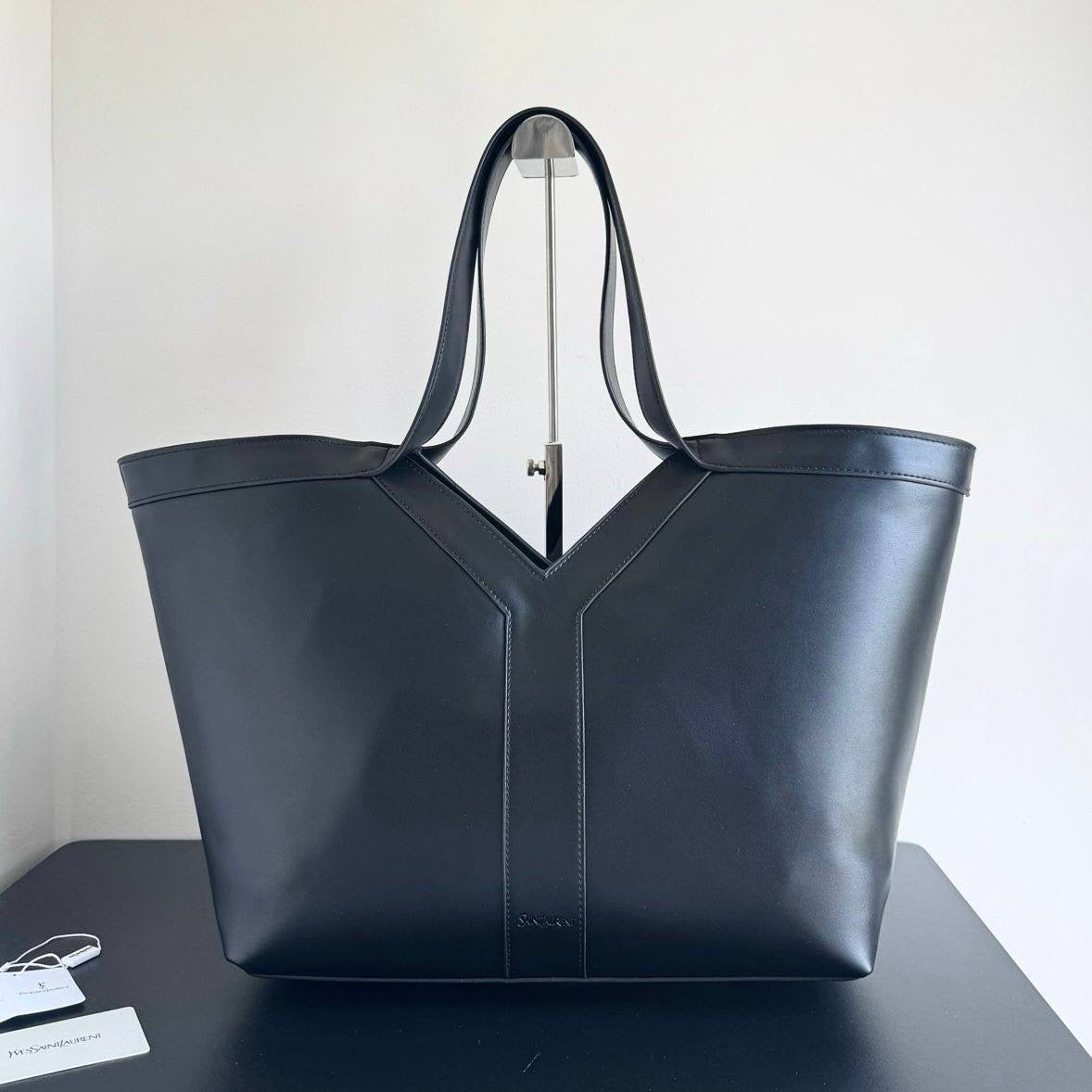 YSL
180 dhs🇦🇪
Zain39
♥️♥️♥️