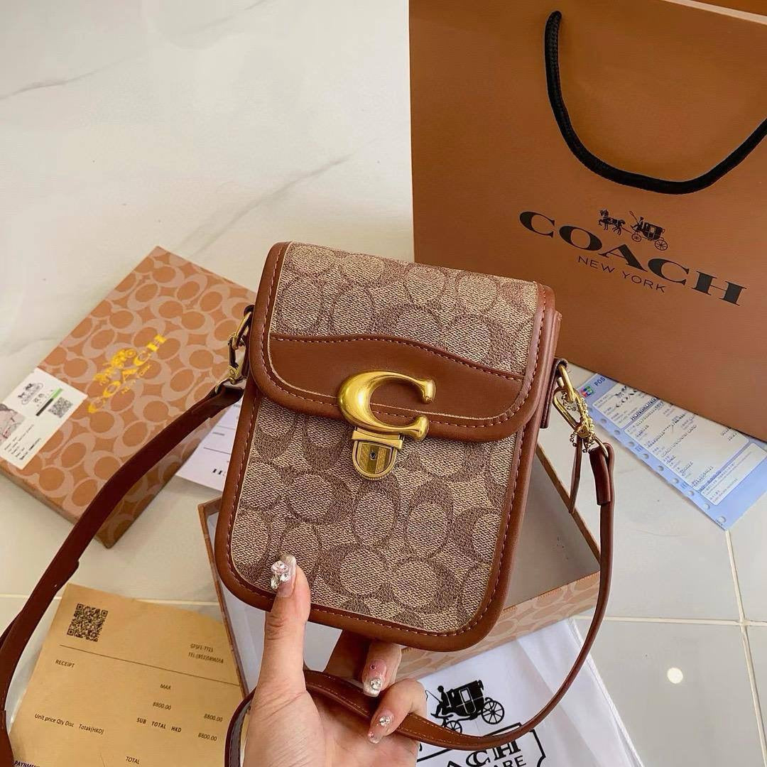 Coach
Phone bag 
With box 
🎁🎁🎁
60 dhs🇦🇪
Zain17
♥️♥️♥️