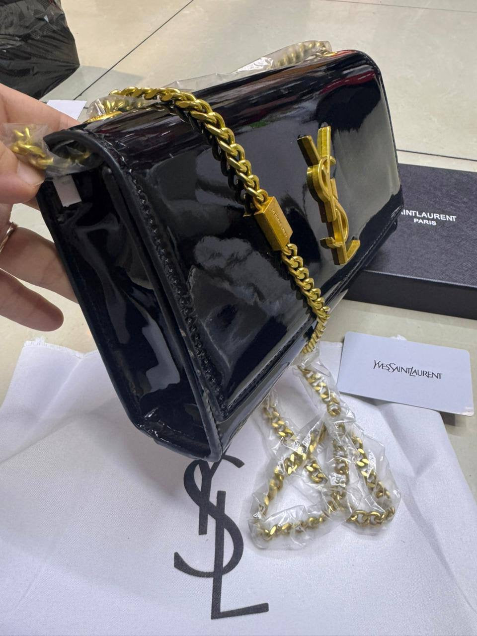 Ysl Kate
Size : 24 * 14.5 * 5.5  cm
95 dhs🇦🇪
with box 🎁
Zain115
♥️♥️♥️