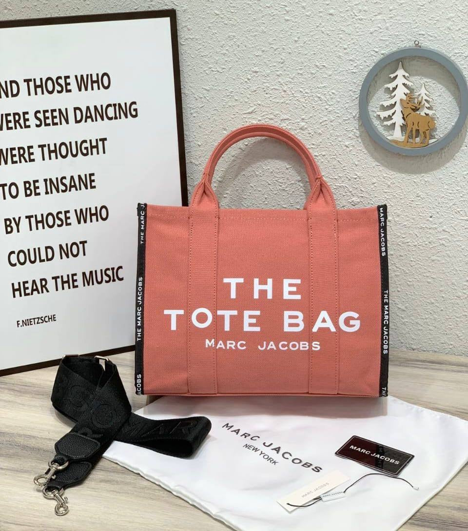 MARC JACOBS 
TOTE BAG GOOD QUALITY 
100 dhs🇦🇪
SIZE:32cm
Zain39
♥️♥️♥️