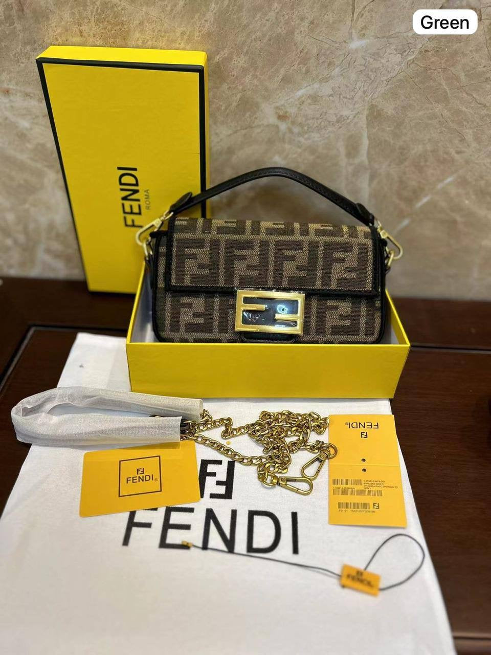 Fendi Small baguette
Size : 18 * 10 cm
95 dhs🇦🇪
with box🎁
Zain115
♥️♥️♥️