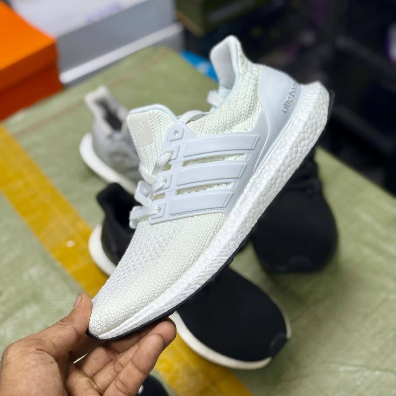 Adidas ultraboost 
Size 40 to 45 
100 dhs🇦🇪
Zain27
♥️♥️♥️
