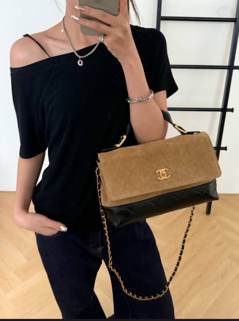 Chanel ᴍᴀxɪ ғʟᴀᴘ ᴛᴏᴘ ʜᴀɴᴅʟᴇ
 ᴄʜᴀɪɴ ɢᴏʟᴅ ʜᴀʀᴅᴡᴀʀᴇ 
ᴡɪᴛʜʙᴏx
🎁🎁🎁
ʟᴇᴀᴛʜᴇʀ 
120 dhs🇦🇪
Zain56
♥️♥️♥️