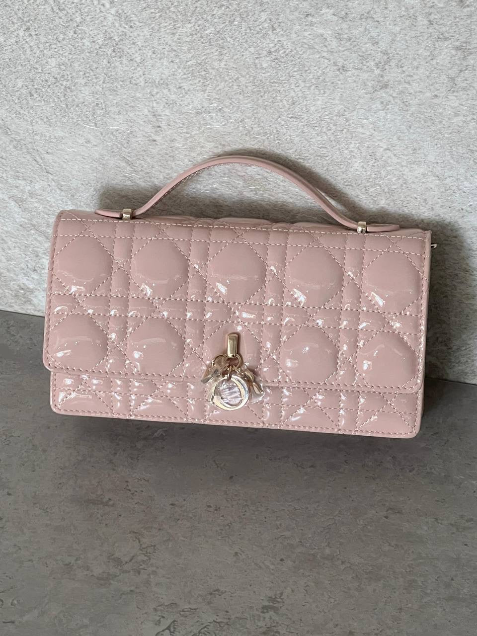 MISS DIOR WALLET ON CHAIN PATENT LEATHER
For Price 👇 WTSP Text Zain 0568585901
Zain76
♥️♥️♥️